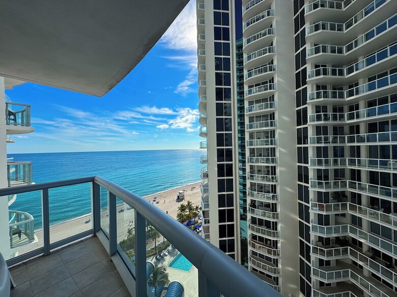 Aparthotel Marenas Beach Resort