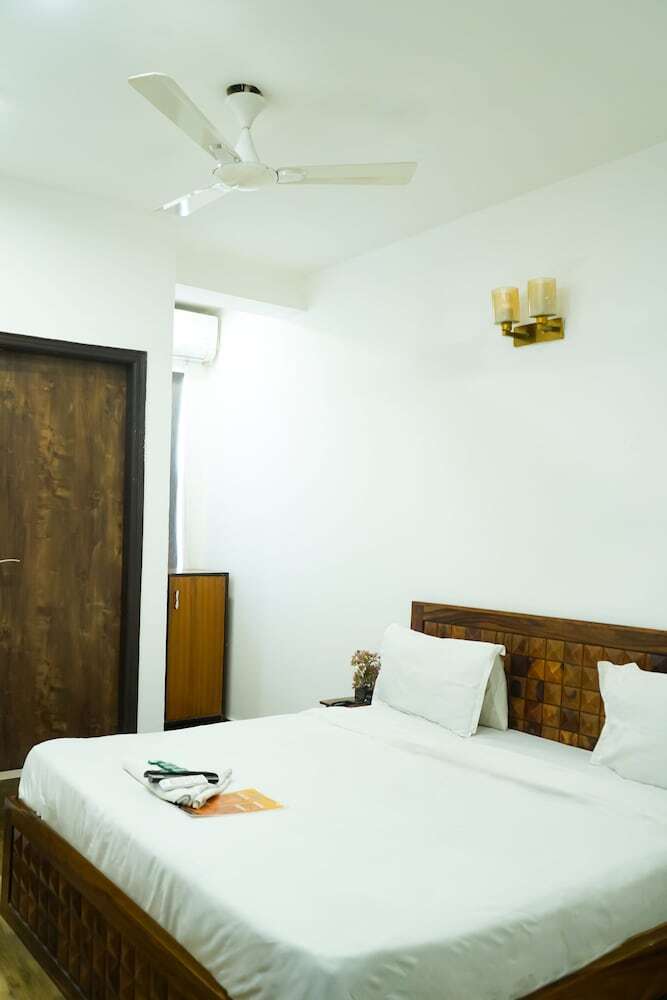 Hotel Roomshala 028 Blu Lagoon