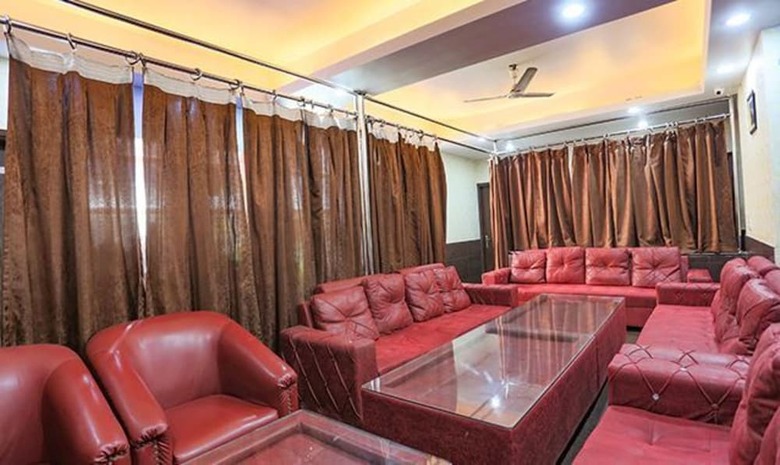 Fabhotel Red Roof Residency