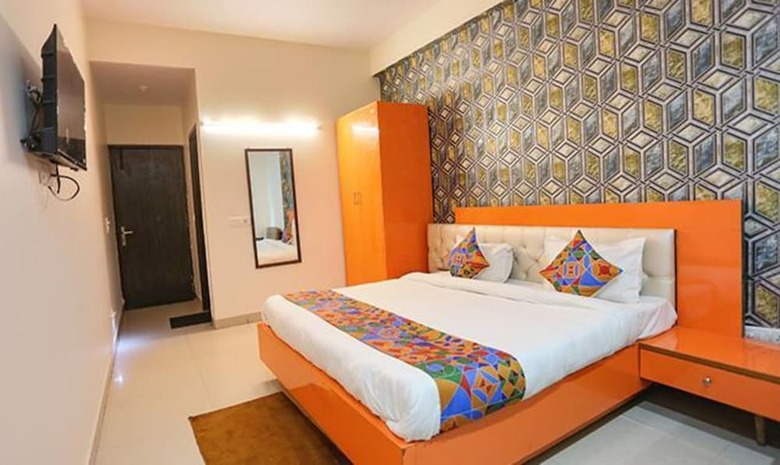 Fabhotel Red Roof Residency