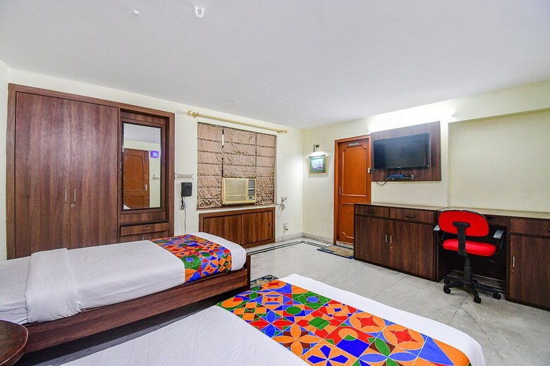 Hotel Fabexpress Ullash Residency