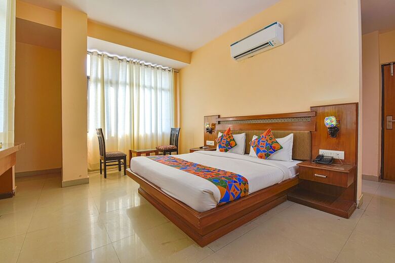 Fabhotel Royal Residency