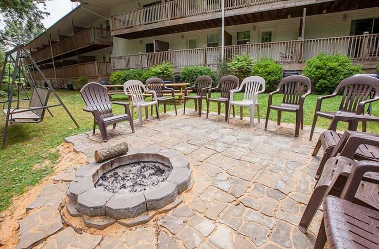Hotel Maggie Valley Creekside Lodge