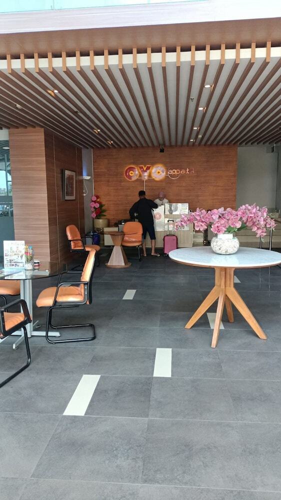 Hotel Express O 92140 Appartel