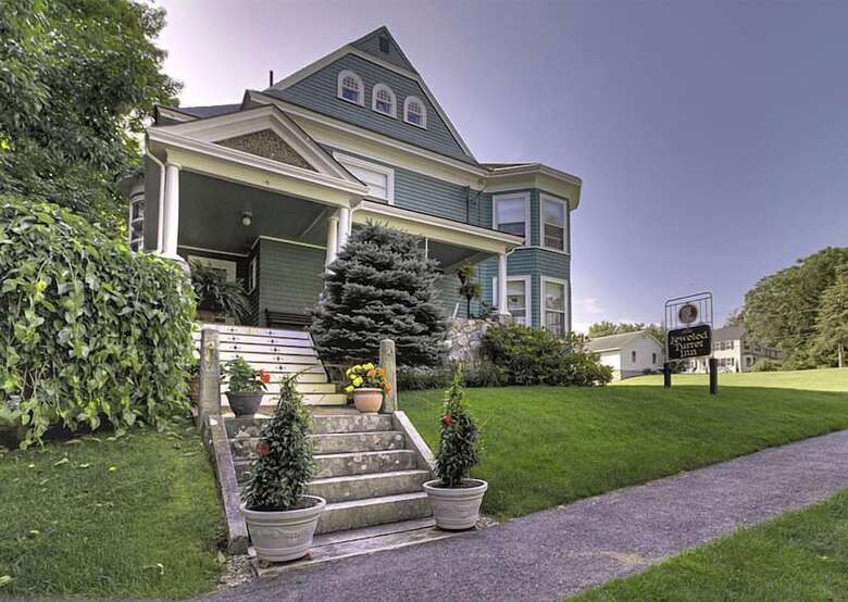 Bed & Breakfast The Jeweled Turret Inn