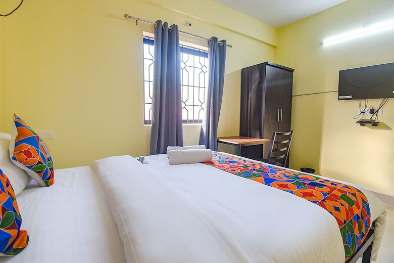 Hotel Fabexpress Symphony Homes, Calangute Beach