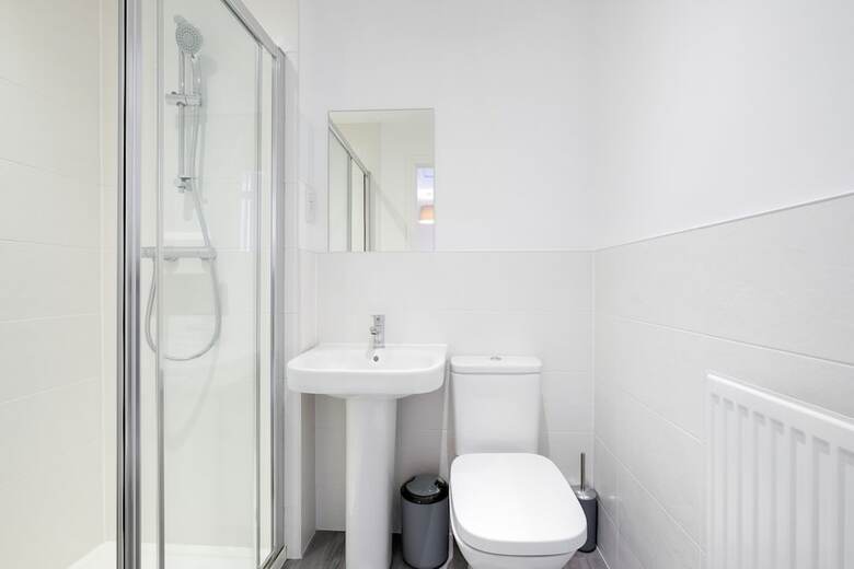 Modern 5 Bedroom 3 Bath Hse Aylesbury