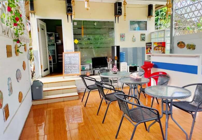 Hotel Nice Double Room With Ac, Garden And Wifi
