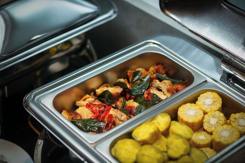 May De Ville Crown Hotel