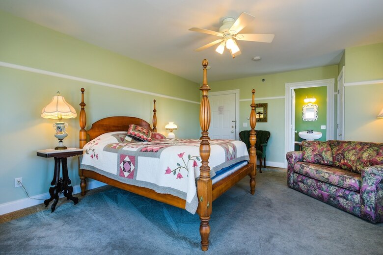 Bed & Breakfast Payne's Harbor View Inn