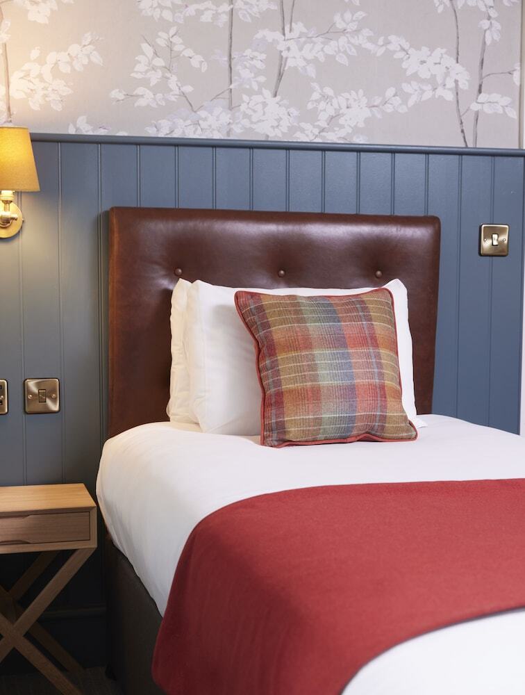 Castle Hotel By Chef And Brewer Collection