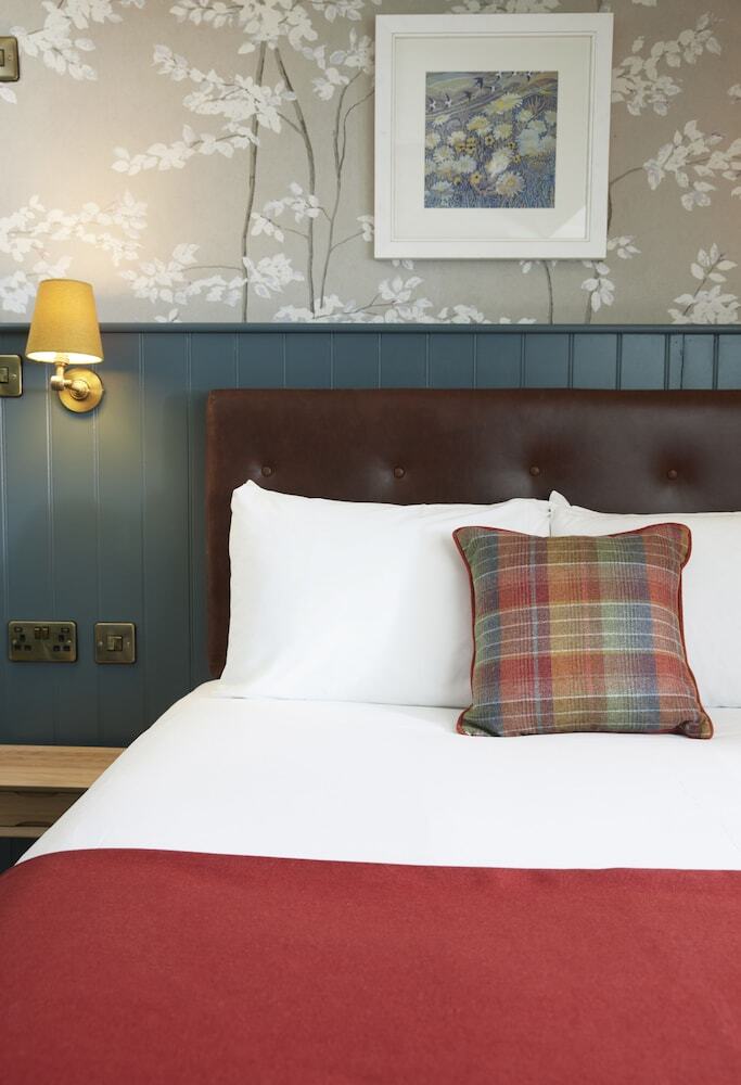 Castle Hotel By Chef And Brewer Collection