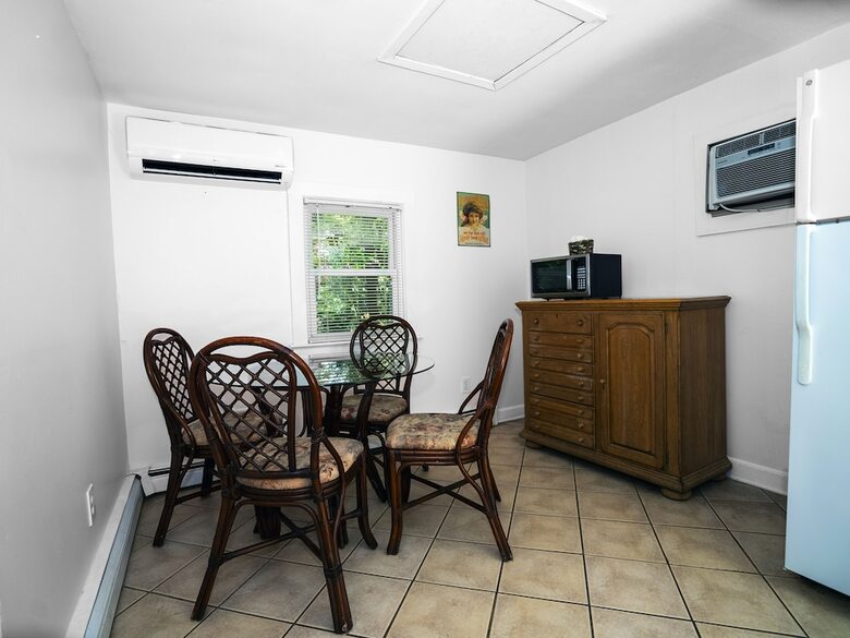 Hampton's Vacation Inn