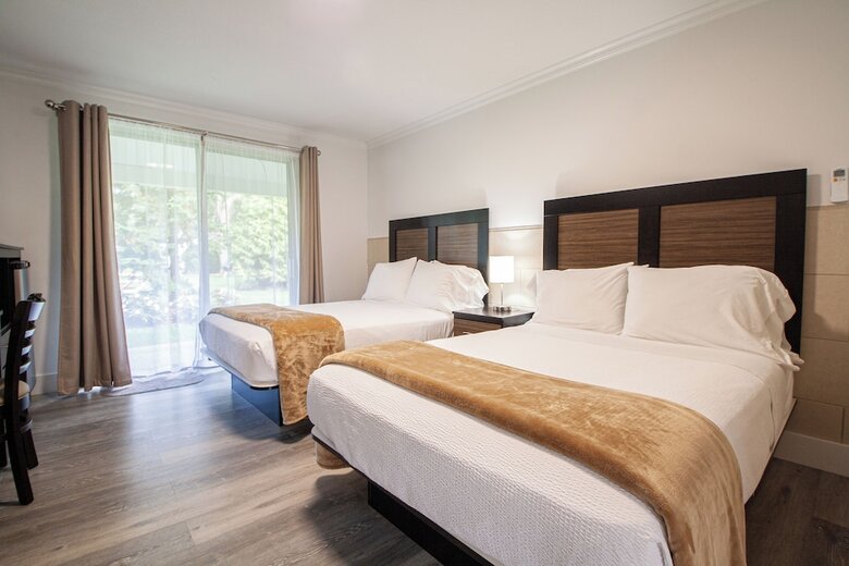 Hampton's Vacation Inn