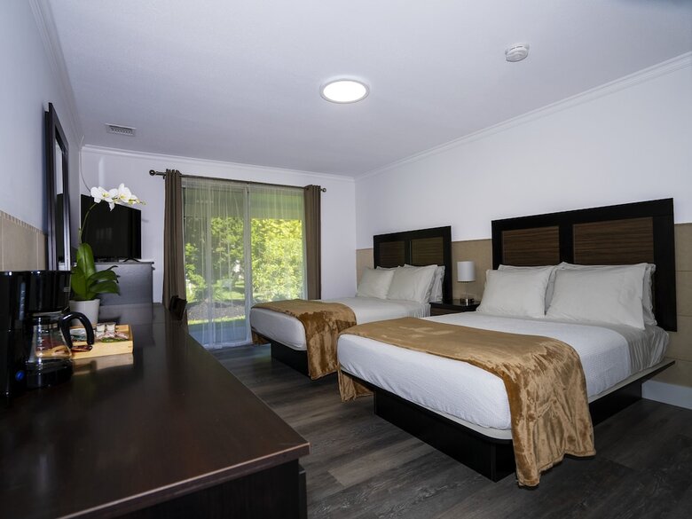 Hampton's Vacation Inn