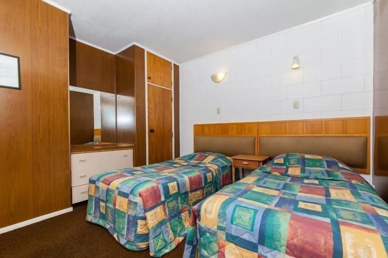 Sunset Lodge Motel