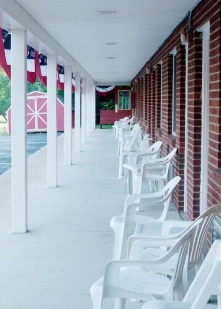 Creekwood Motel