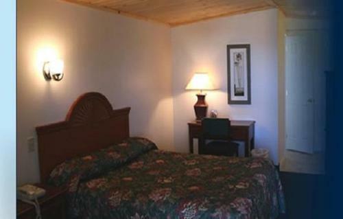 Four Seasons Motel-malone