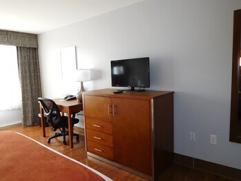 Clarion Hotel Airport Greensboro