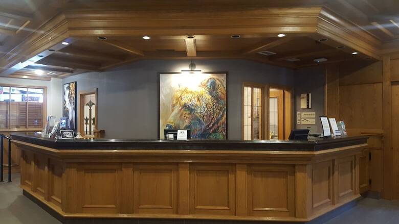 Hotel Whistler's Inn