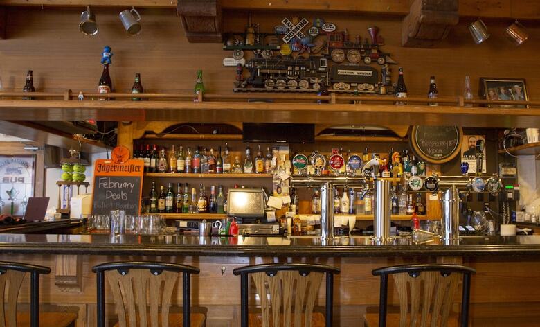 Hotel Whistler's Inn