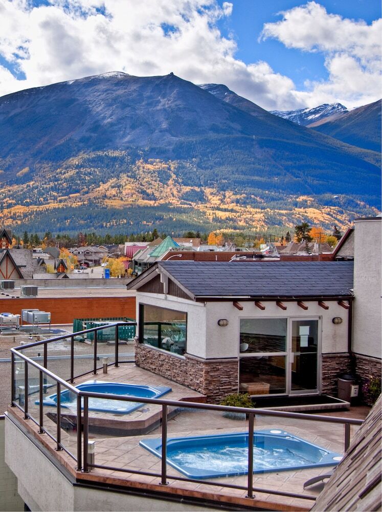 Hotel Whistler's Inn