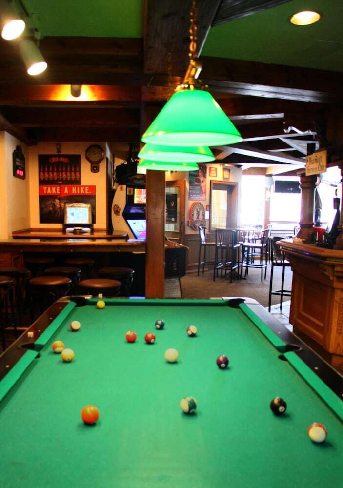 Hotel Whistler's Inn