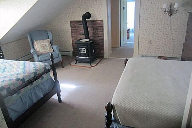 Bed & Breakfast Inn At Neshobe River