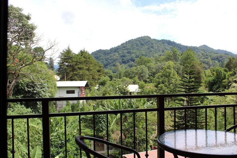 Casa De Monta�a Bed & Breakfast