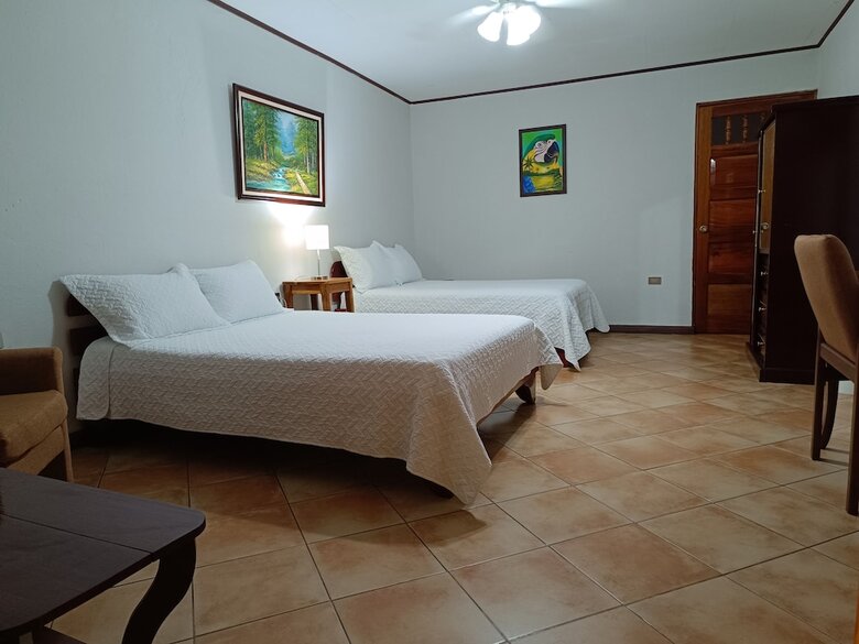 Hotel Banana Bay Marina