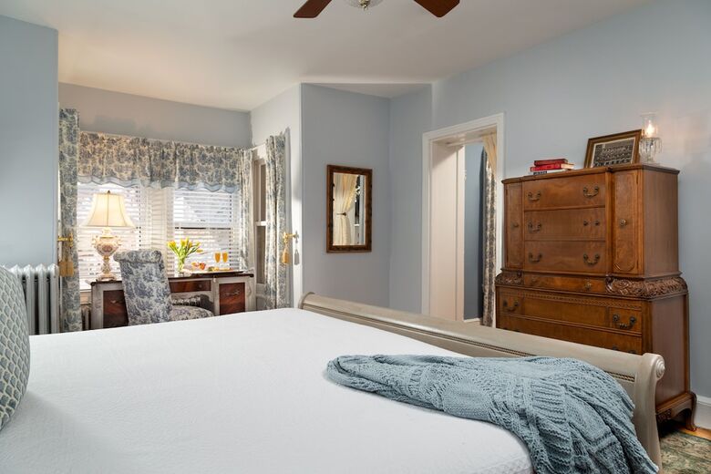 Cornerstone Bed And Breakfast