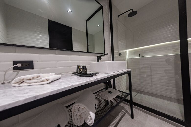 Fulton Business Luxury Hotel