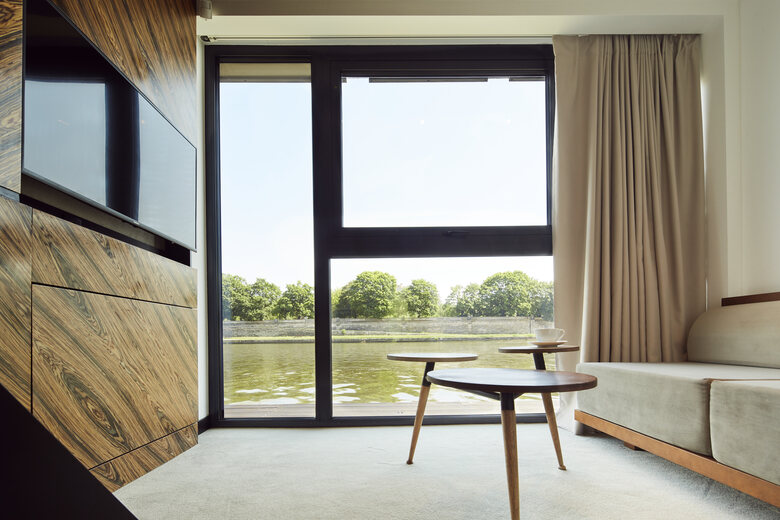 New Port Hotel