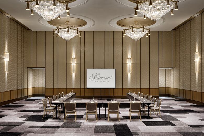 Hotel Fairmont Century Plaza Gold Experience