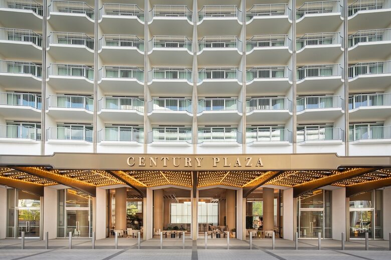 Hotel Fairmont Century Plaza Gold Experience