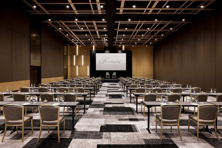 Hotel Fairmont Century Plaza Gold Experience