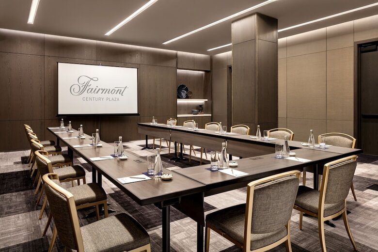 Hotel Fairmont Century Plaza Gold Experience