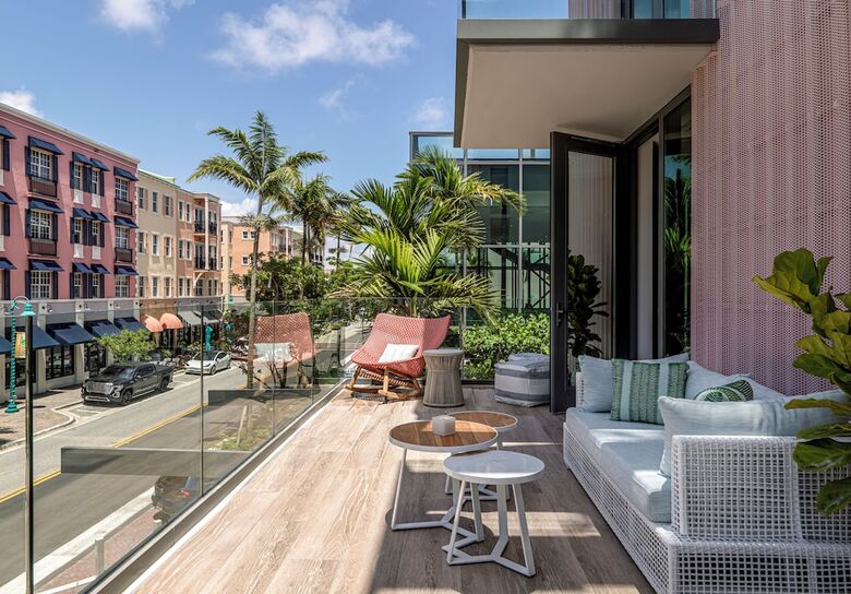 The Ray Hotel Delray Beach, Curio Collection By Hilton