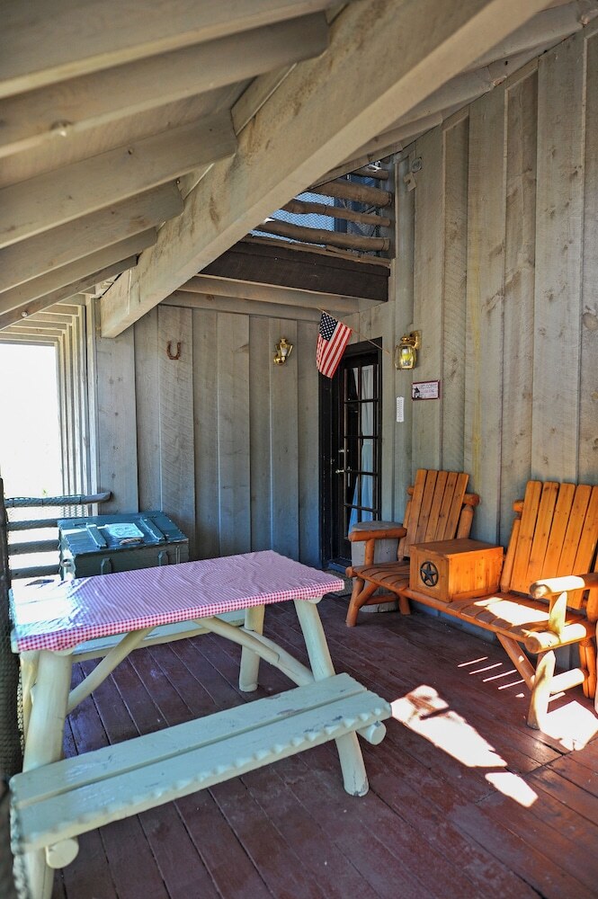 Bear Creek Motel And Cabins