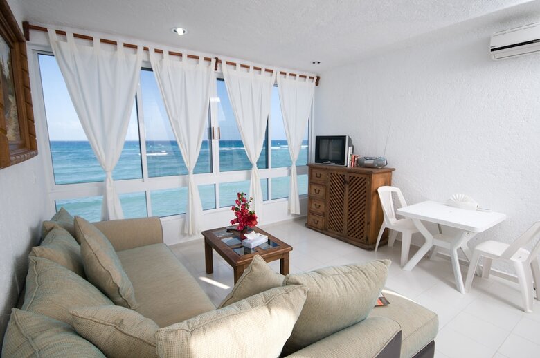 Del Sol Beachfront Hotel And Condos