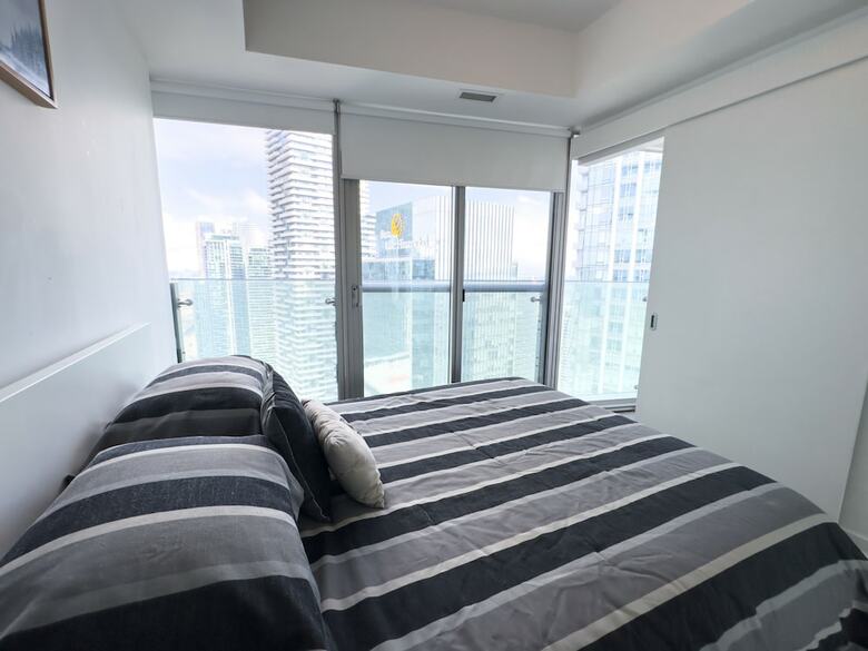 Hotel Luxury 2 Bedroom Lakeview