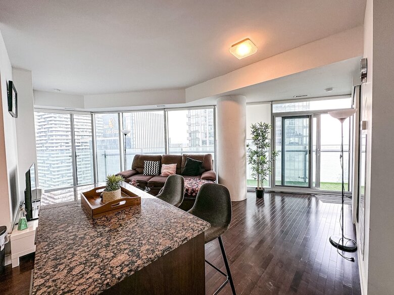 Hotel Luxury 2 Bedroom Lakeview