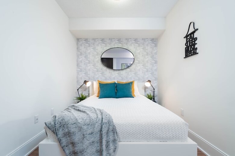Hotel Peter St - Downtown Suite With Balcony