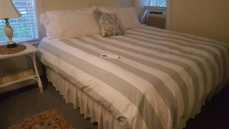 Bed & Breakfast The 1720 House