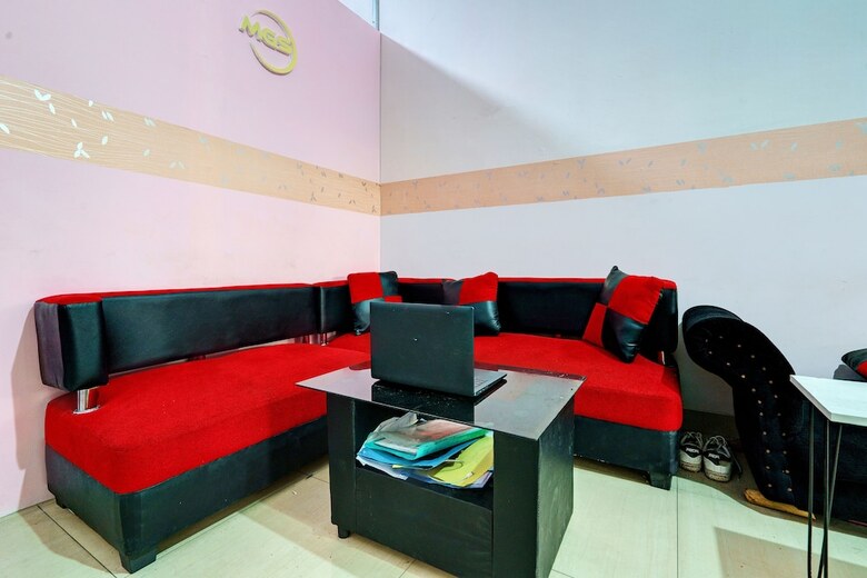 Hotel Collection O 93344 Gateway Pasteur Apartement By Maestro