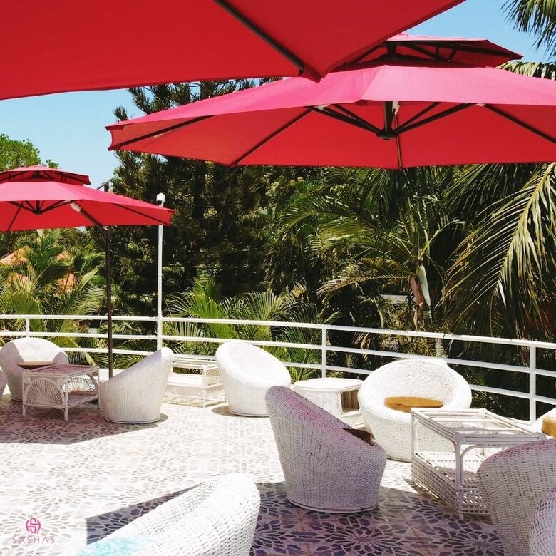 Hotel Sashas Holiday Village