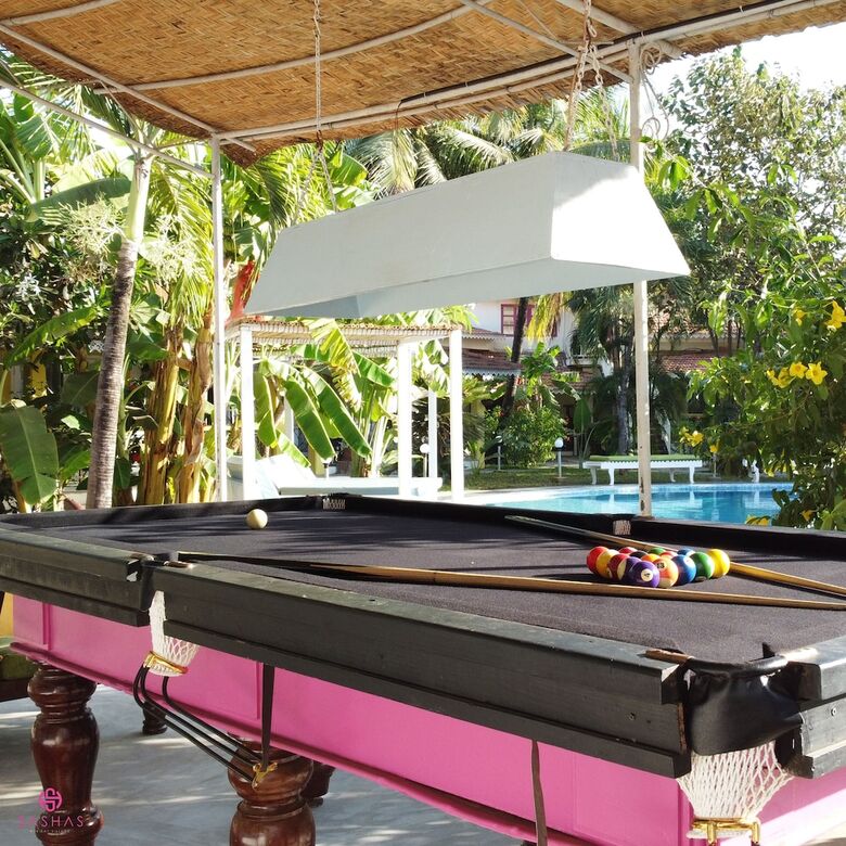 Hotel Sashas Holiday Village