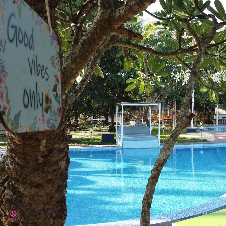 Hotel Sashas Holiday Village