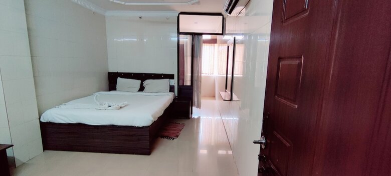 Pph Living Eden Park Hotel Indira Nagar