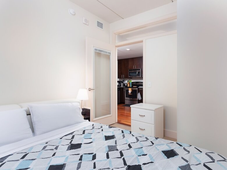 Aparthotel Pelican Fully Furnished Apartments